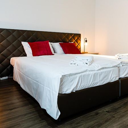 Los Lorentes Hotel Bern Airport Бельп Экстерьер фото