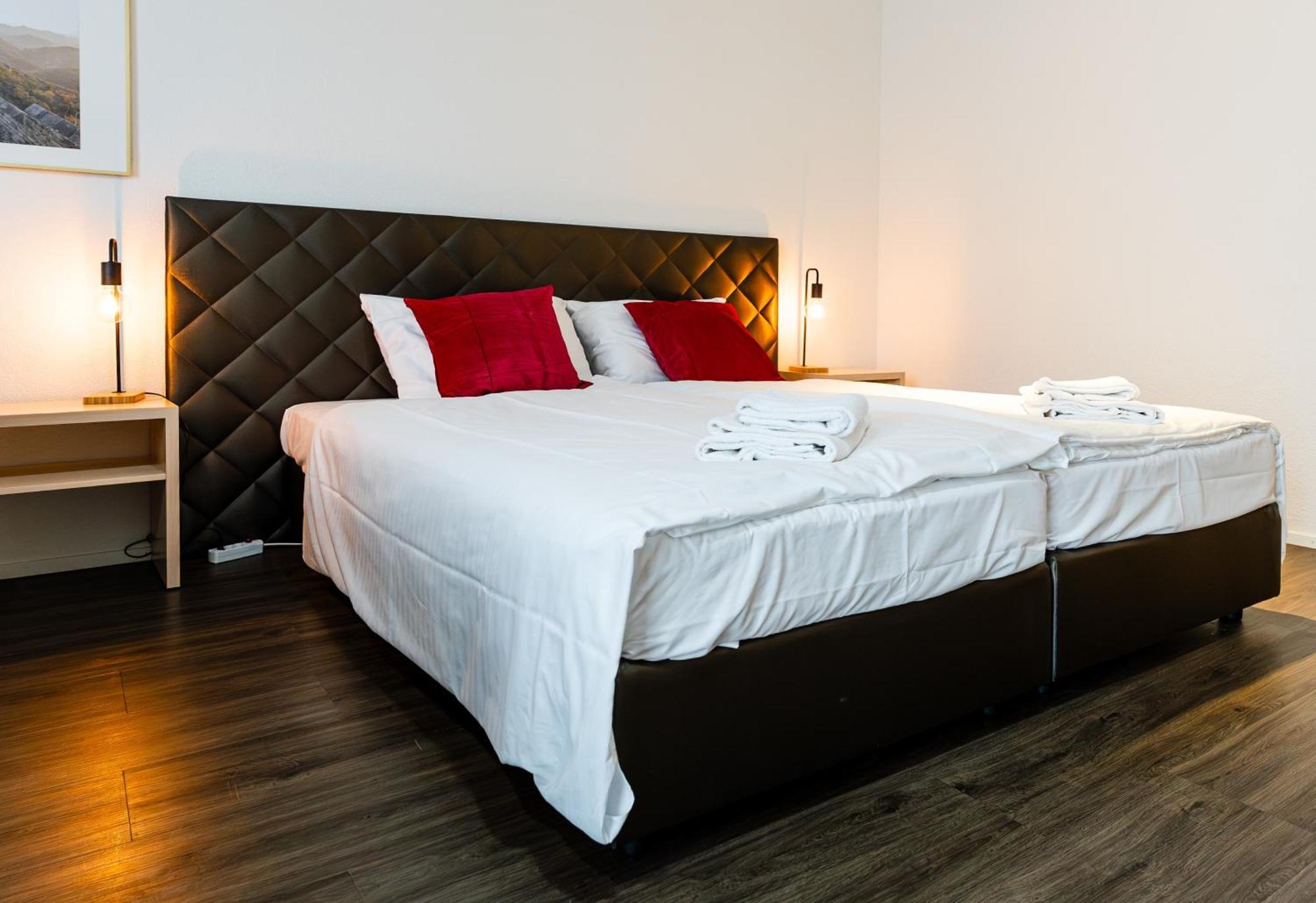 Los Lorentes Hotel Bern Airport Бельп Экстерьер фото