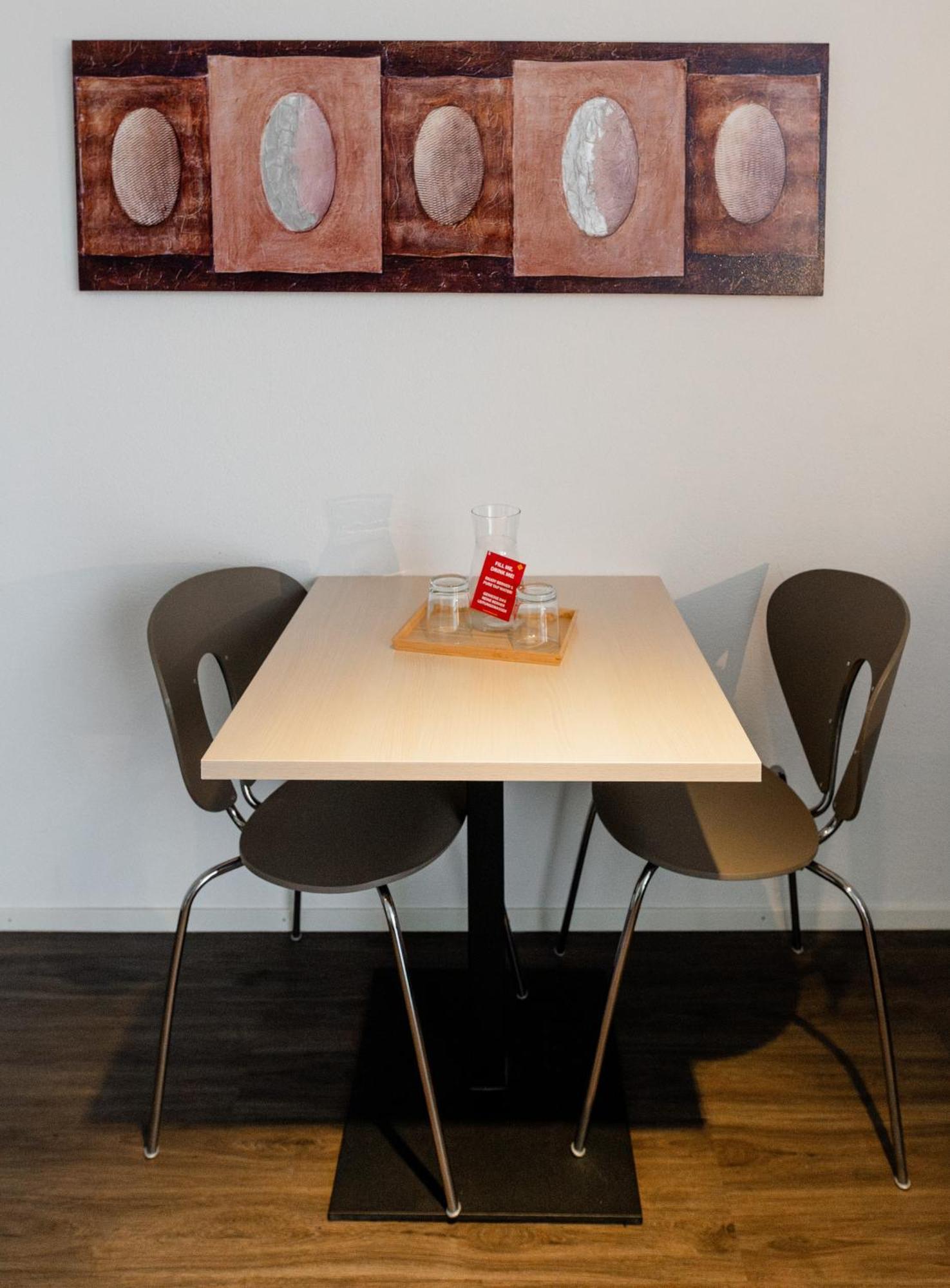 Los Lorentes Hotel Bern Airport Бельп Экстерьер фото