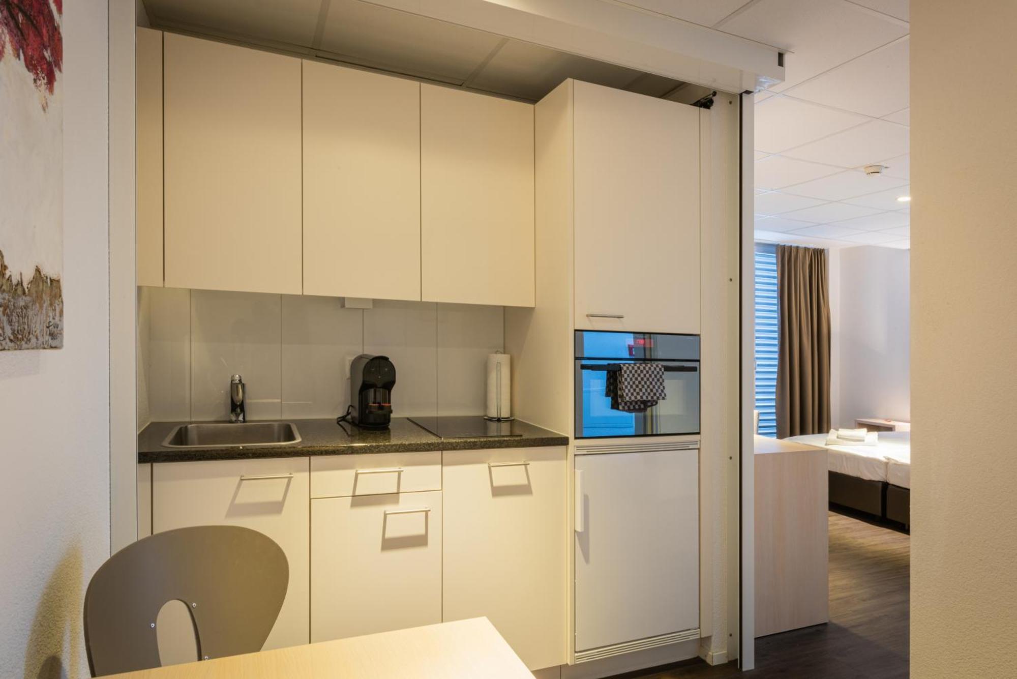Los Lorentes Hotel Bern Airport Бельп Экстерьер фото