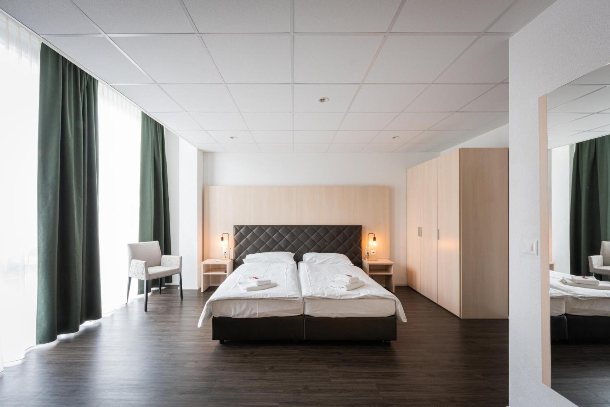 Los Lorentes Hotel Bern Airport Бельп Экстерьер фото