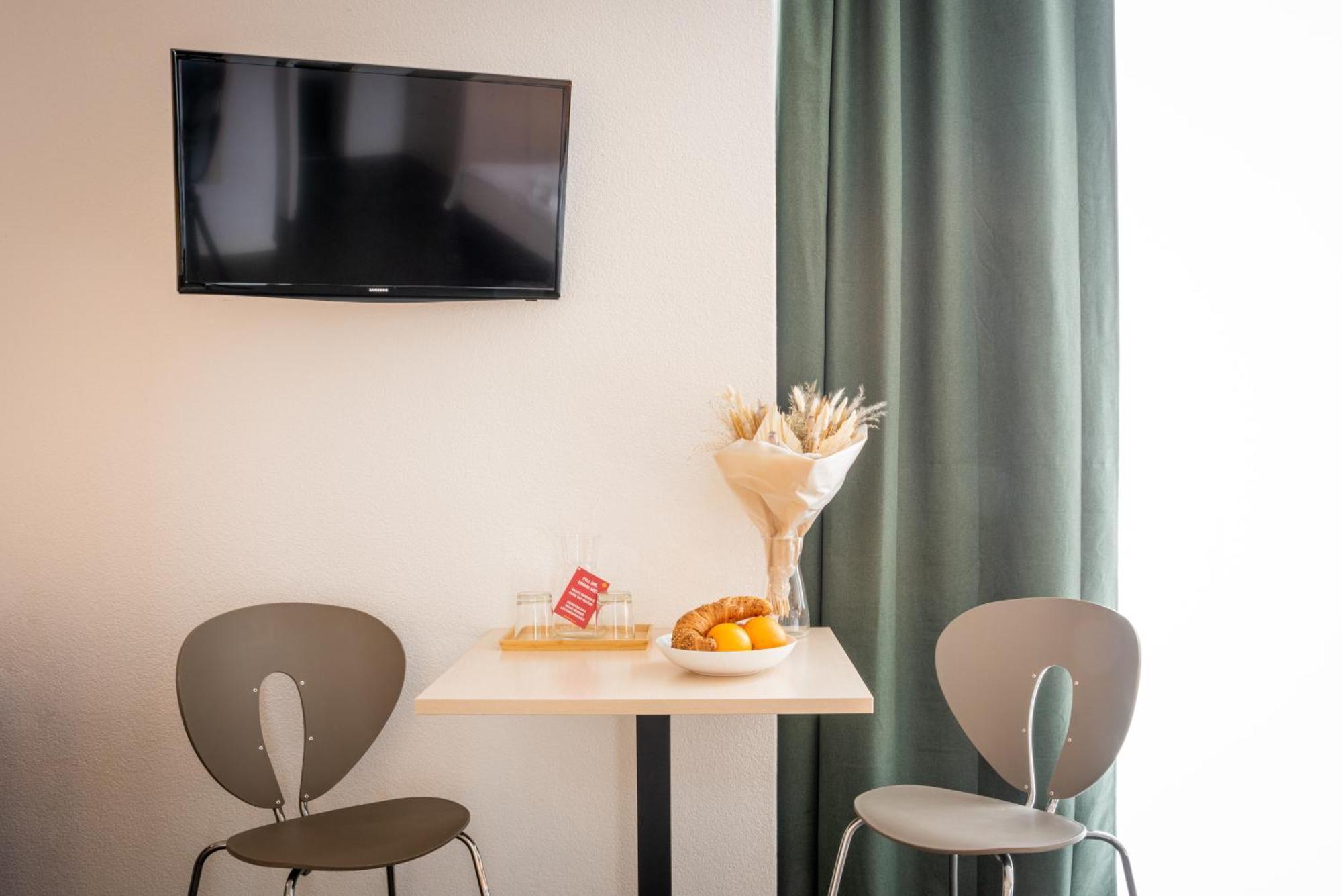 Los Lorentes Hotel Bern Airport Бельп Экстерьер фото