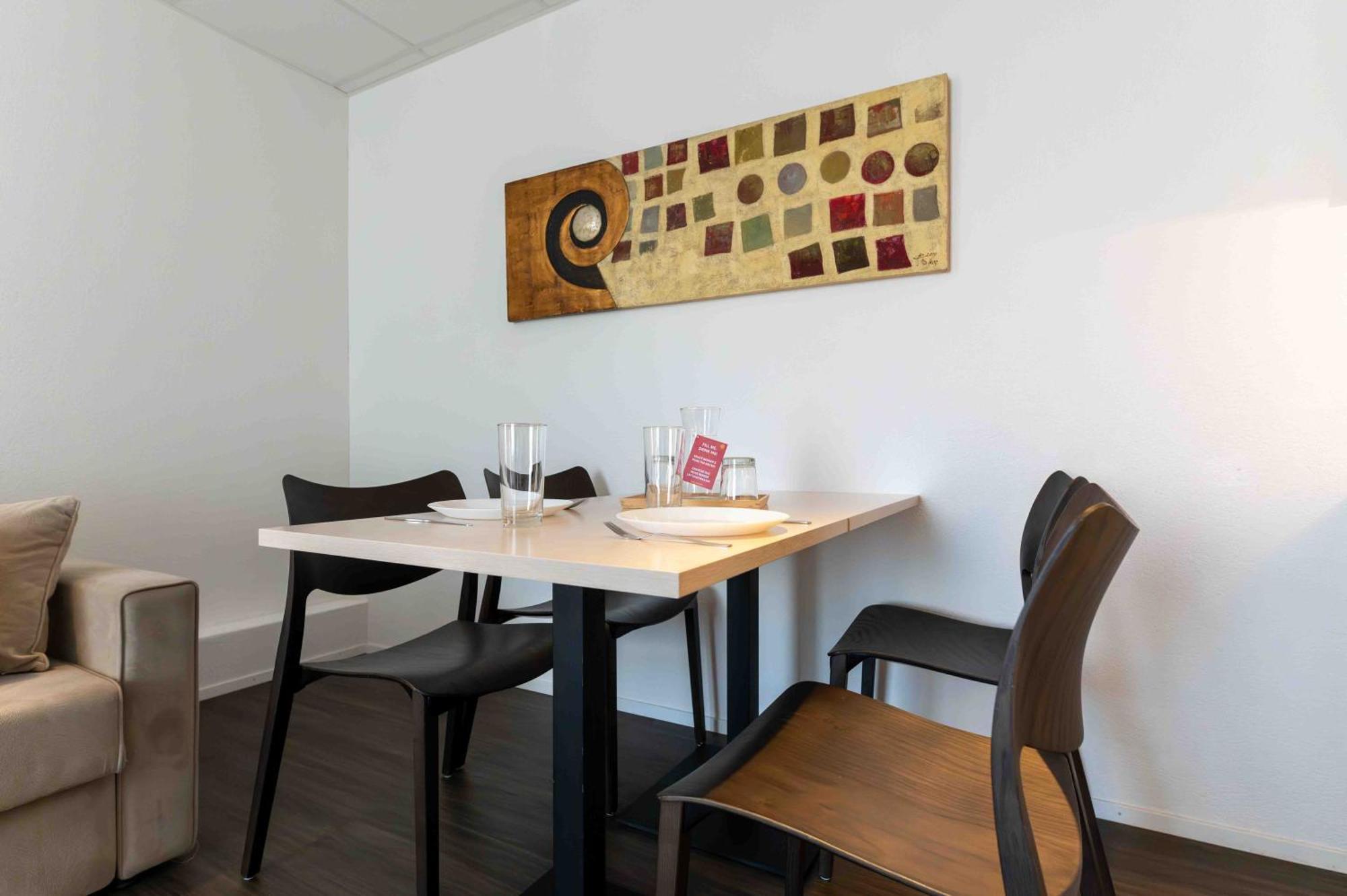 Los Lorentes Hotel Bern Airport Бельп Экстерьер фото